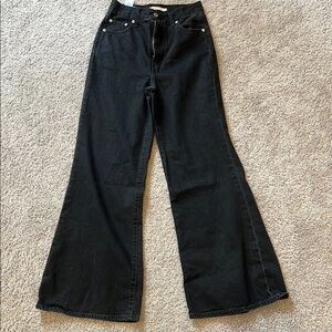 Women's Black Flared Levi’s